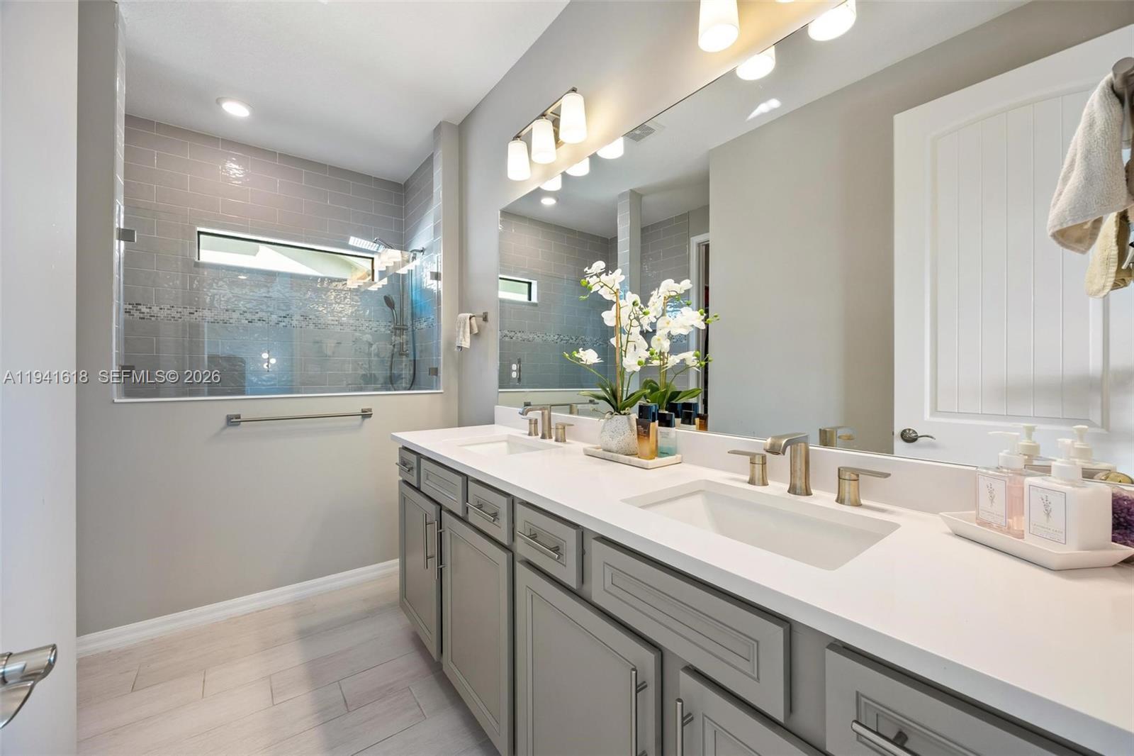 OAK TREE PROPERTY REDEVEL - Residential