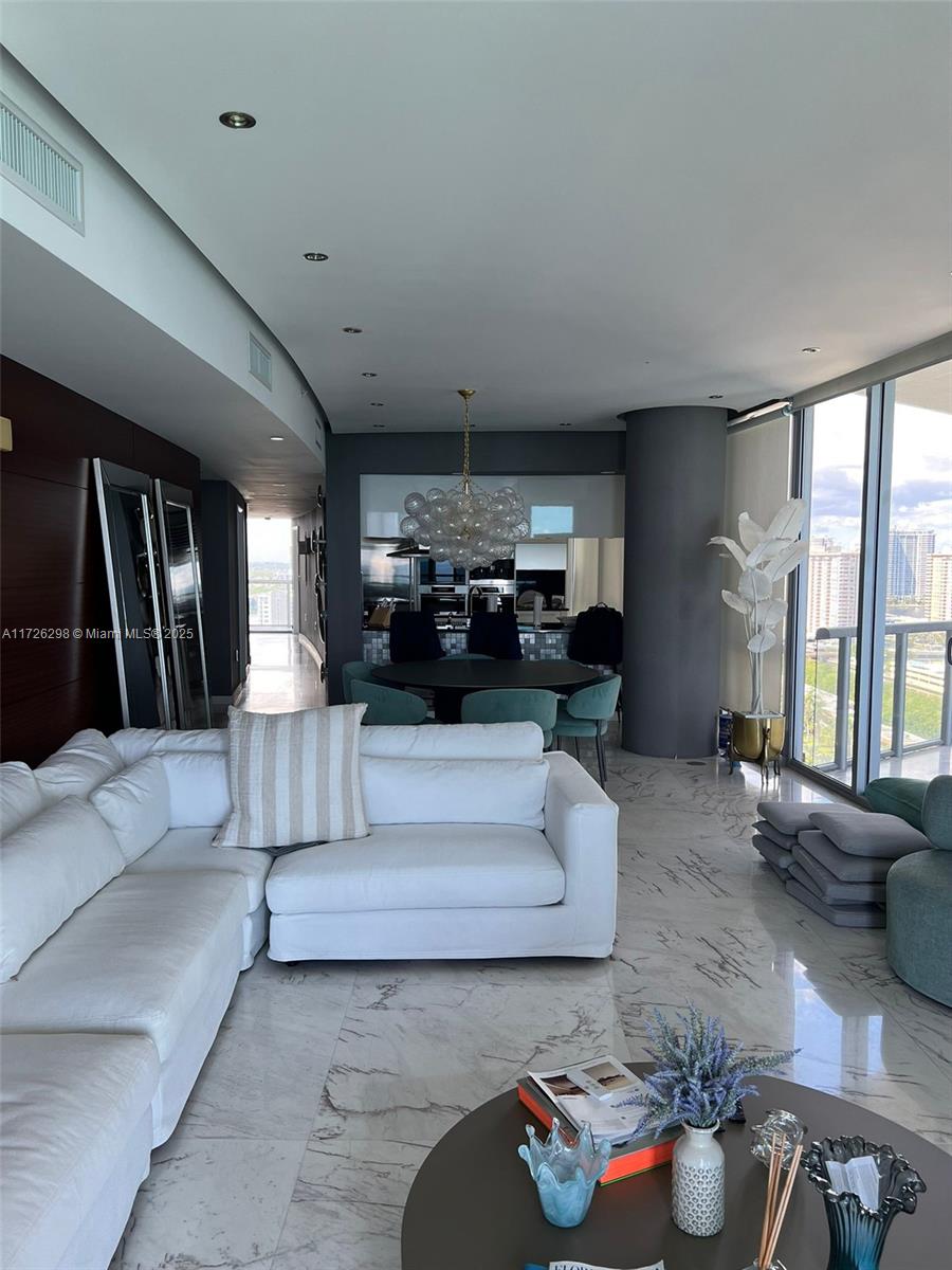 17121 Collins Ave 2008