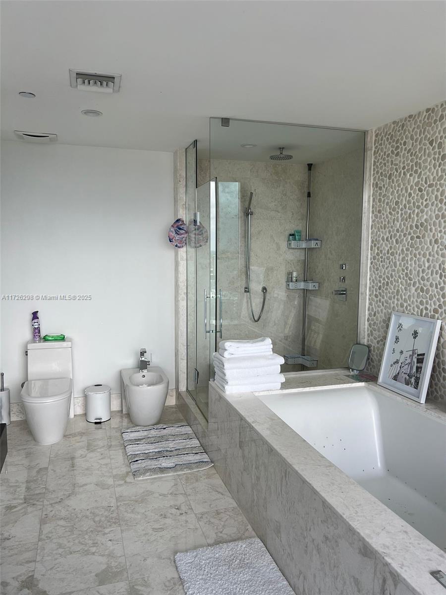 JADE OCEAN CONDO - Residential