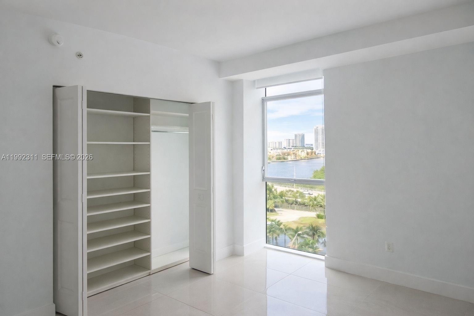 400 Sunny Isles Blvd 819