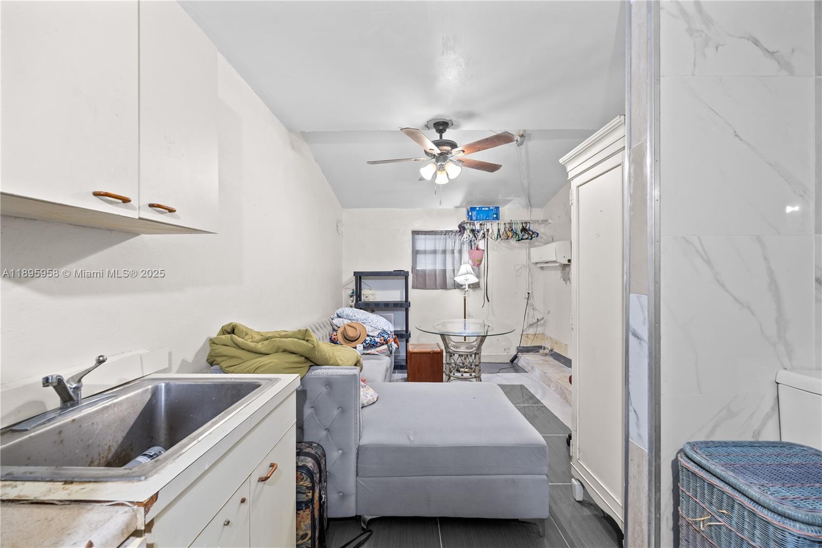 IRONS MANOR 5TH ADDN - Residential