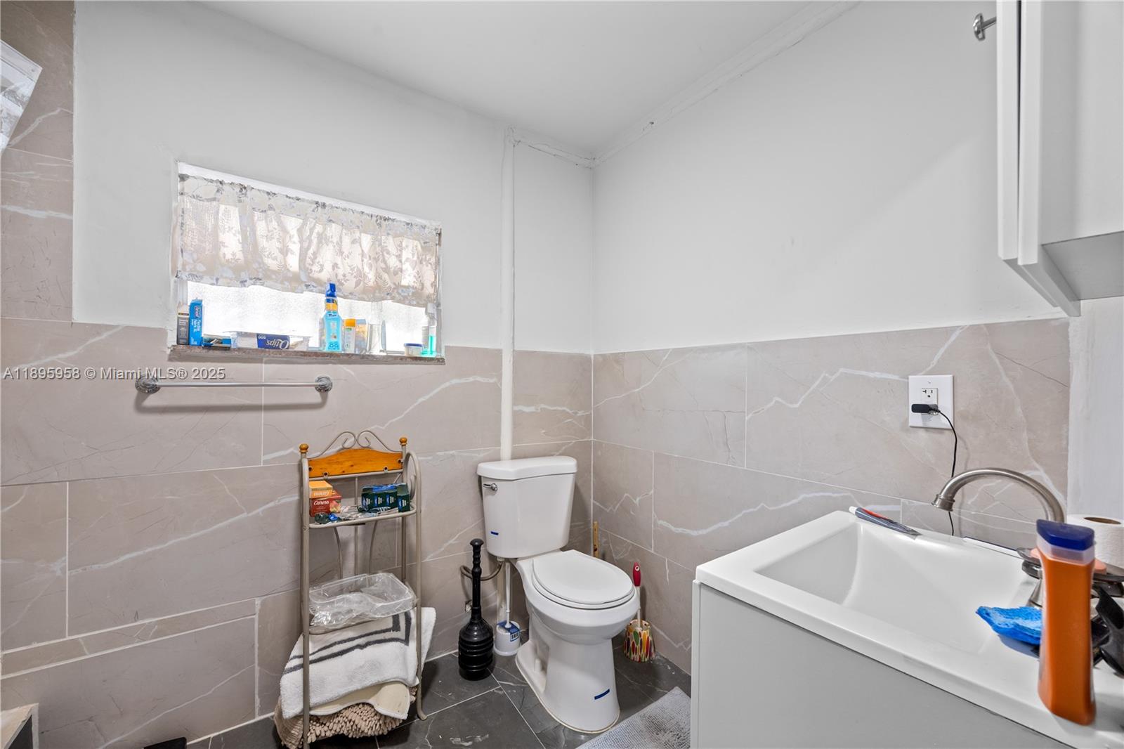 IRONS MANOR 5TH ADDN - Residential