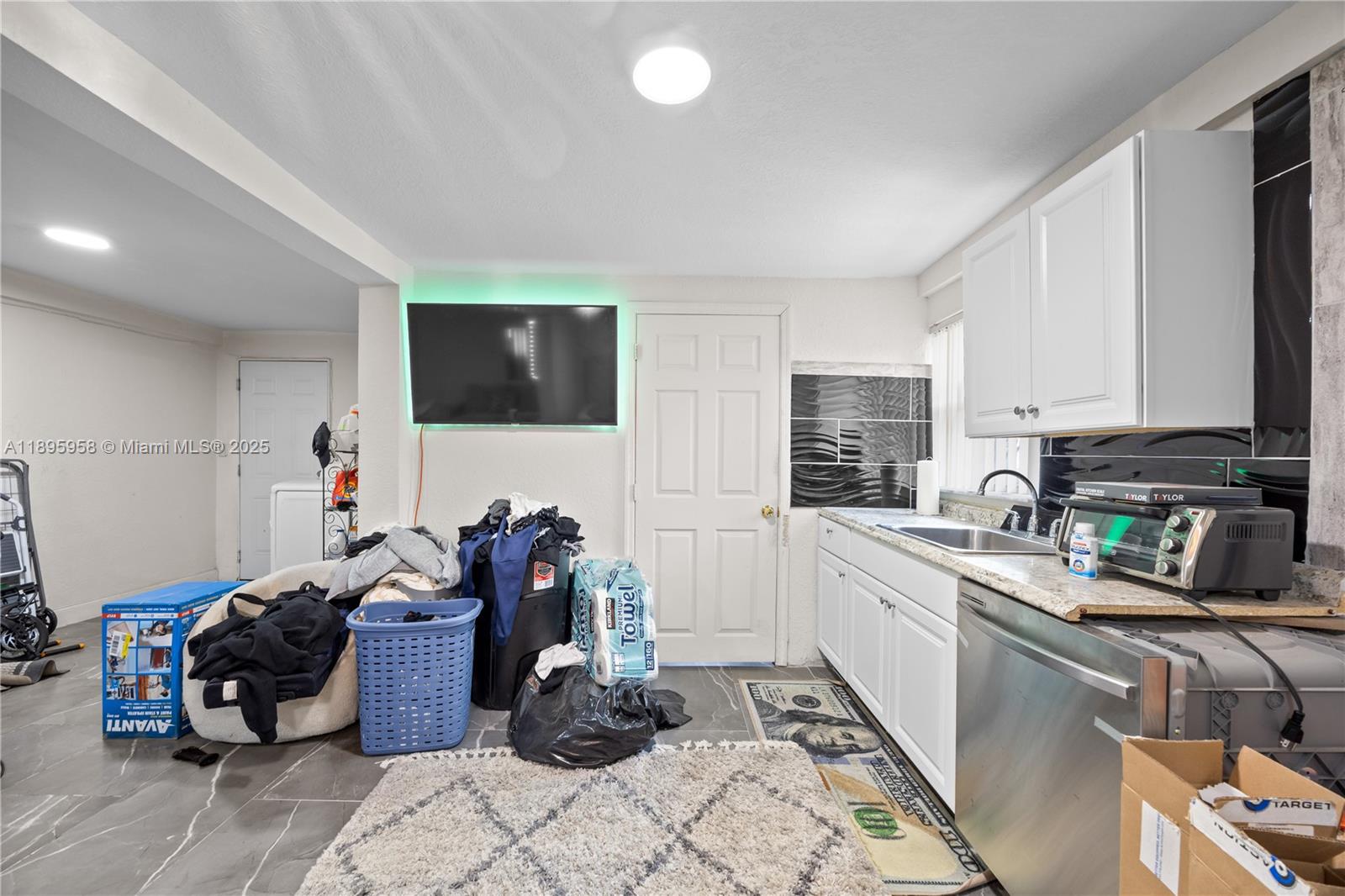 IRONS MANOR 5TH ADDN - Residential