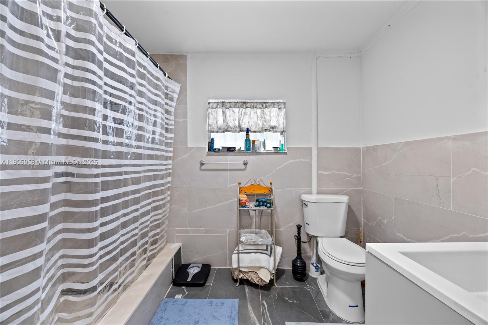 IRONS MANOR 5TH ADDN - Residential