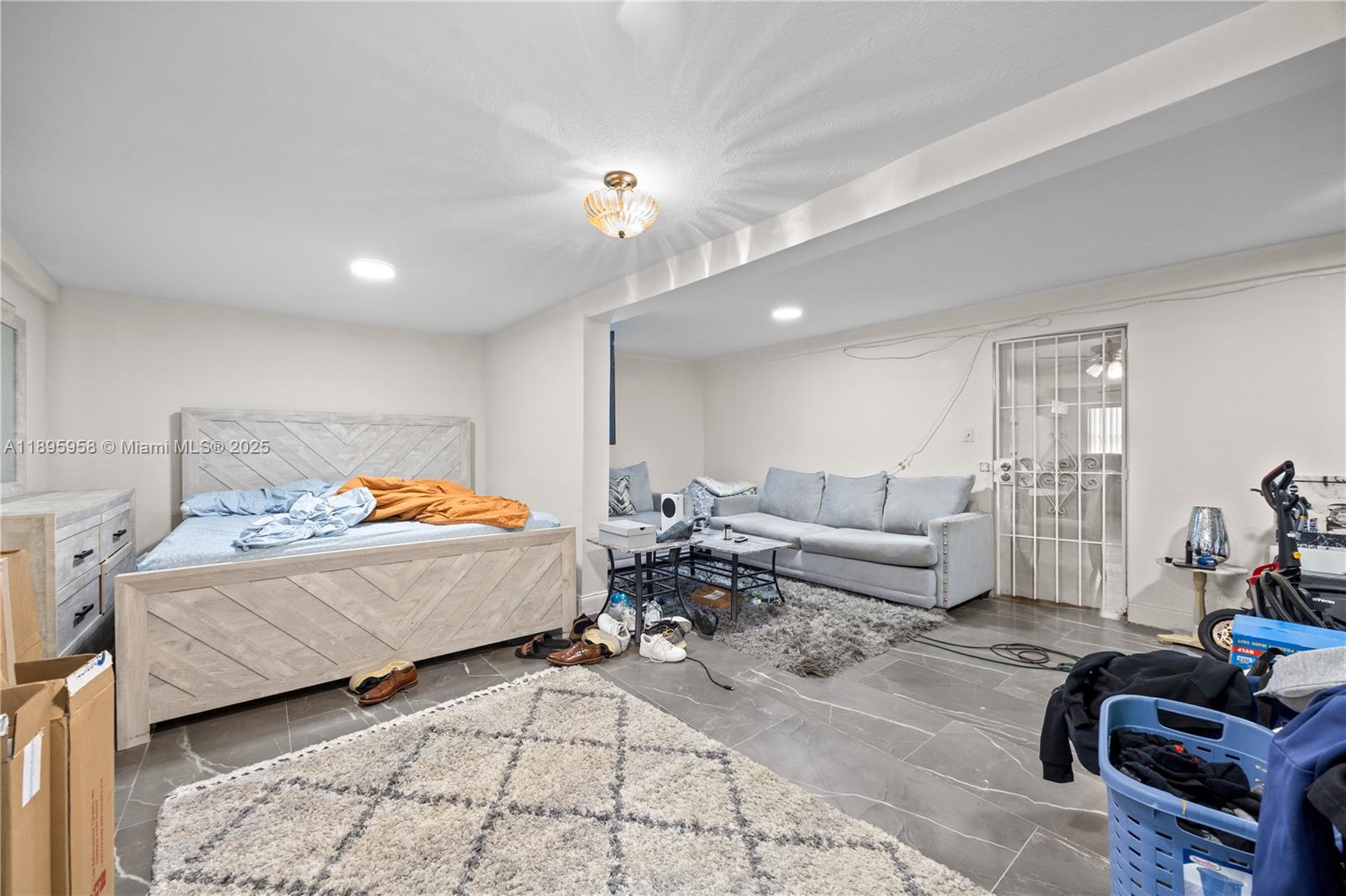 IRONS MANOR 5TH ADDN - Residential