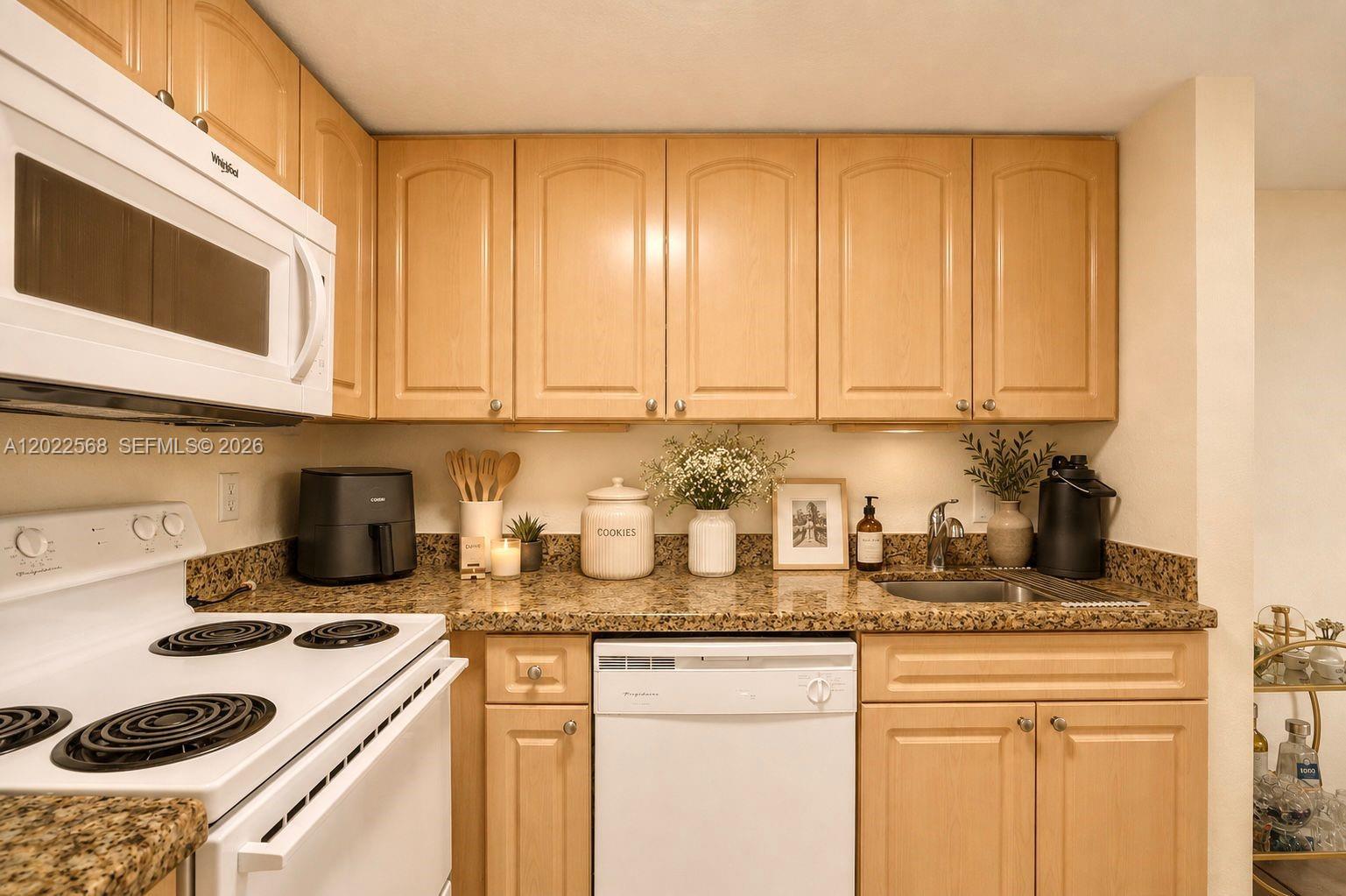 MELREESE POINTE CONDO - Residential