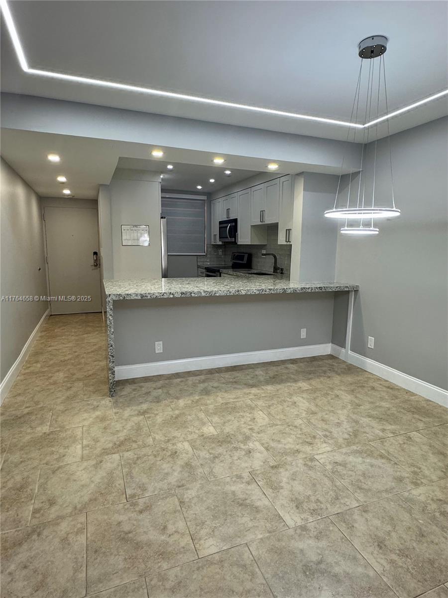 GREENGLADES CONDO III - Residential