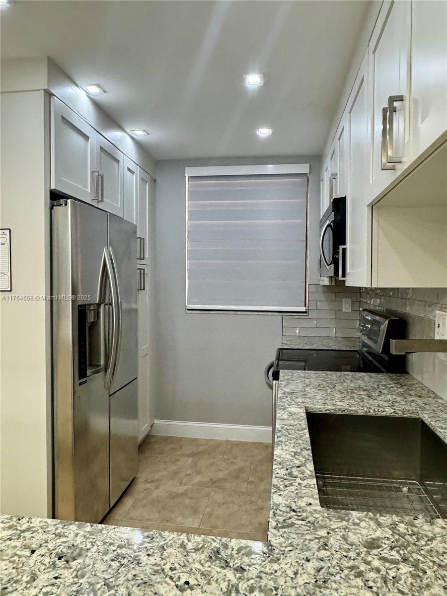 GREENGLADES CONDO III - Residential