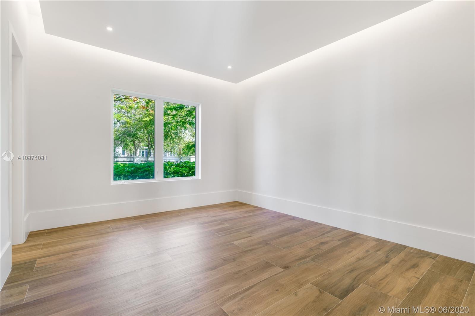 COLLINS ACRES - Residential