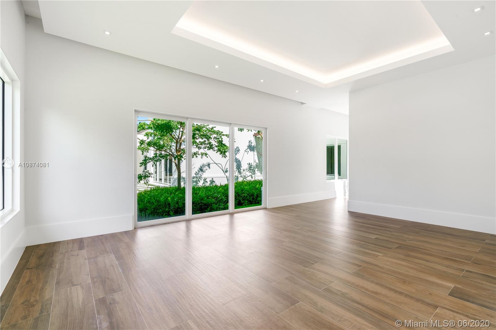 COLLINS ACRES - Residential