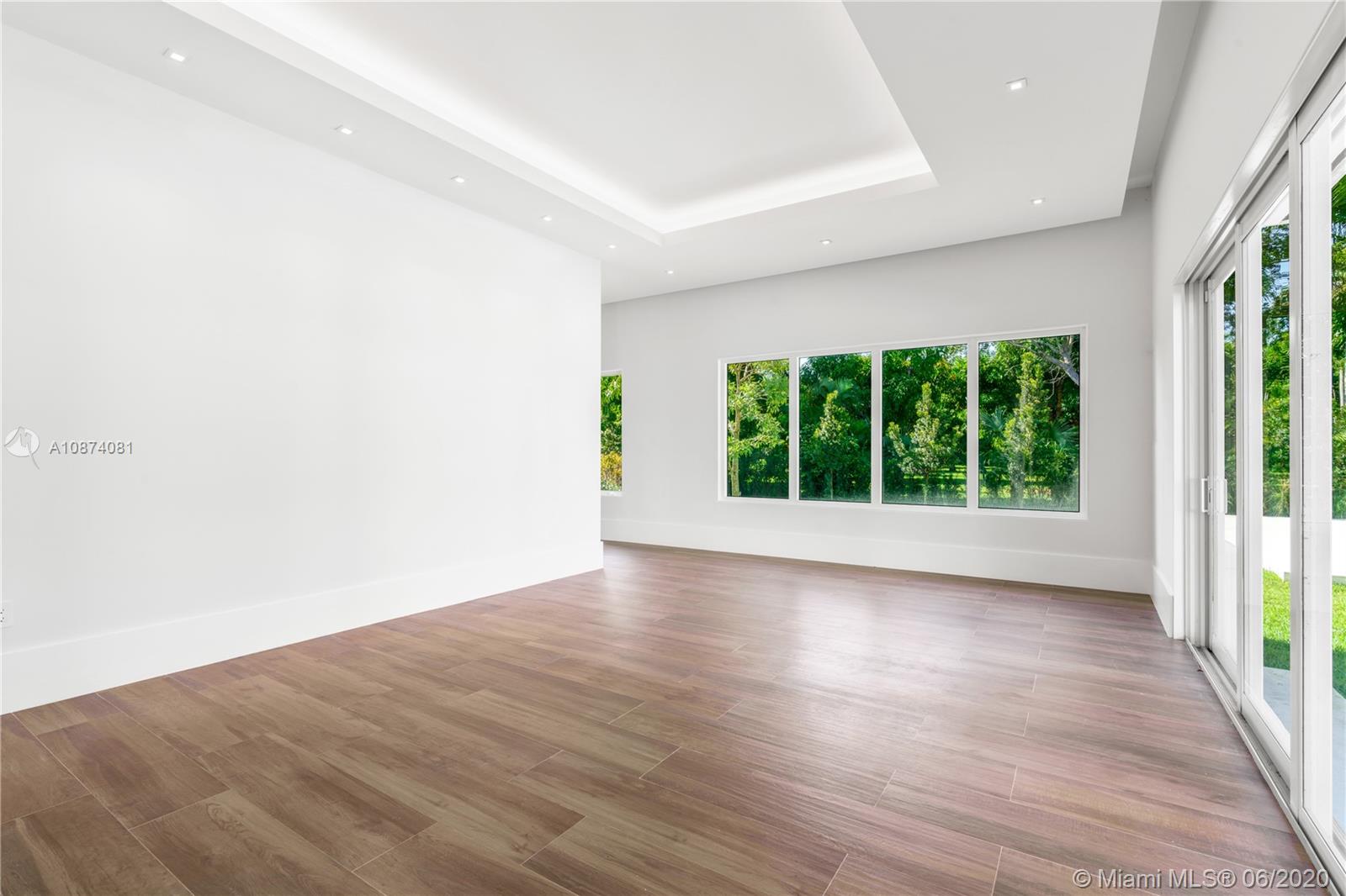 COLLINS ACRES - Residential