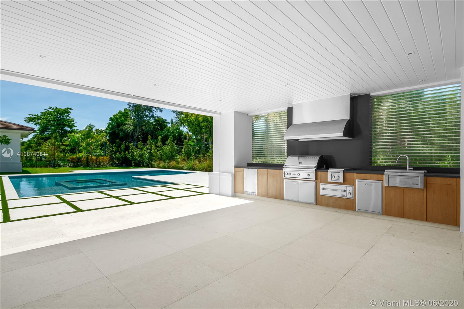 COLLINS ACRES - Residential