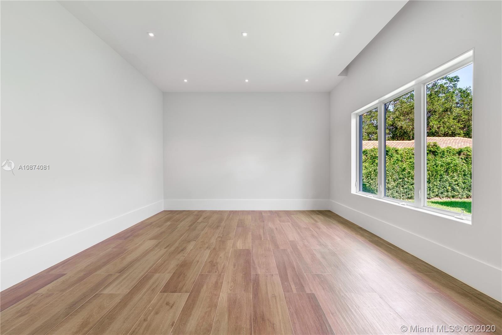 COLLINS ACRES - Residential