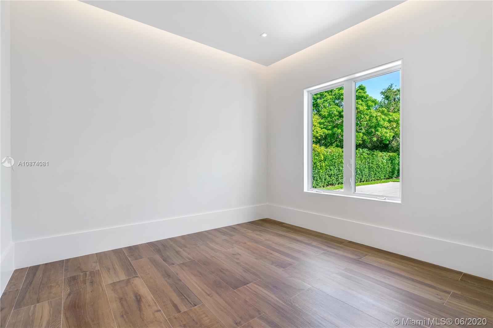 COLLINS ACRES - Residential