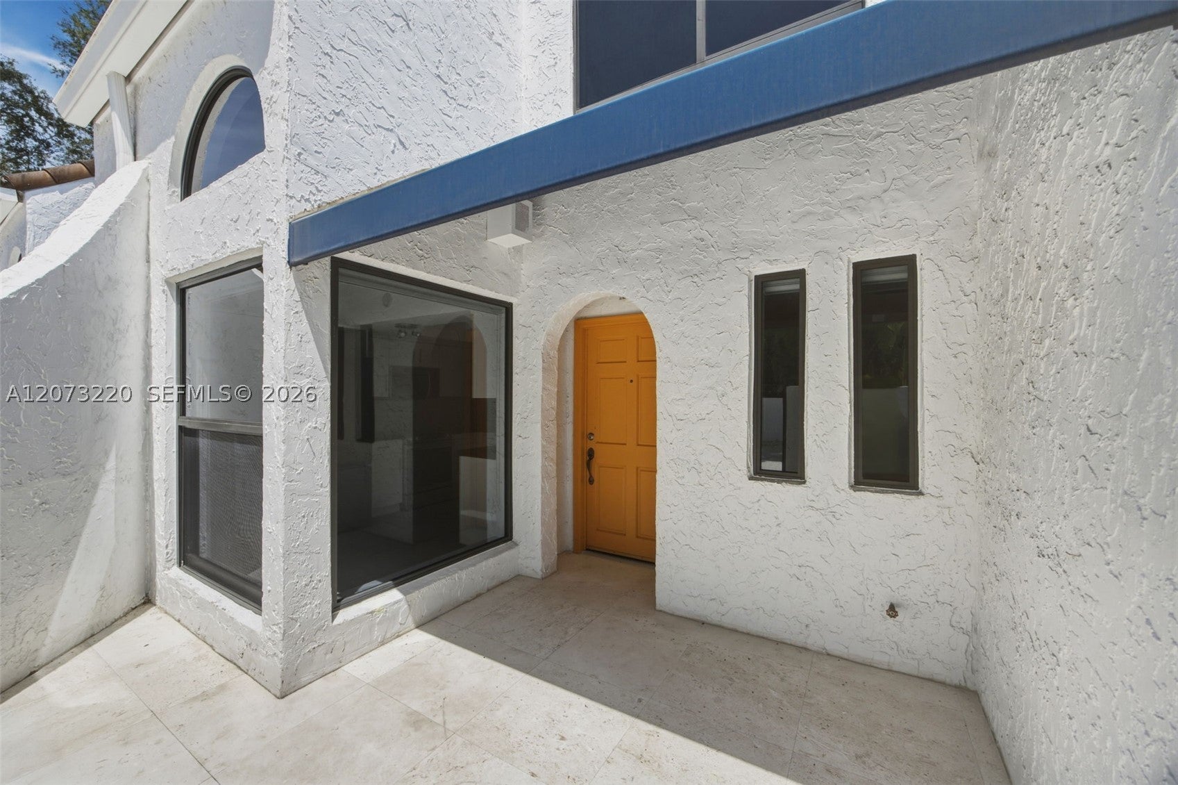 3233 Mary St 4