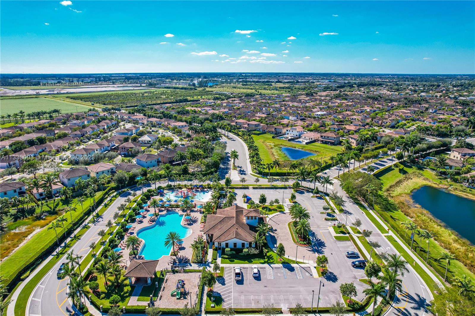 BAYWINDS OF GALAPAGOS FIR - Residential