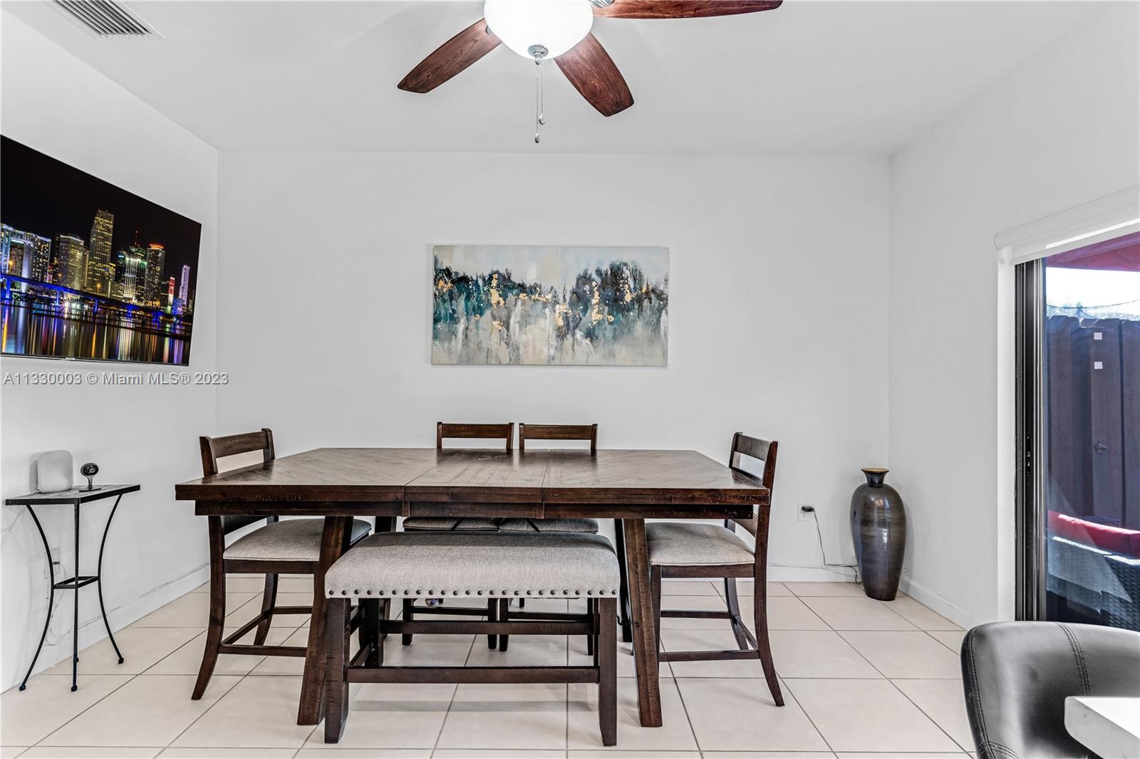 BAYWINDS OF GALAPAGOS FIR - Residential