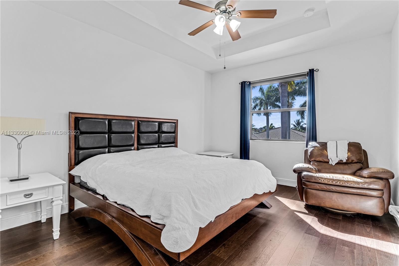 BAYWINDS OF GALAPAGOS FIR - Residential