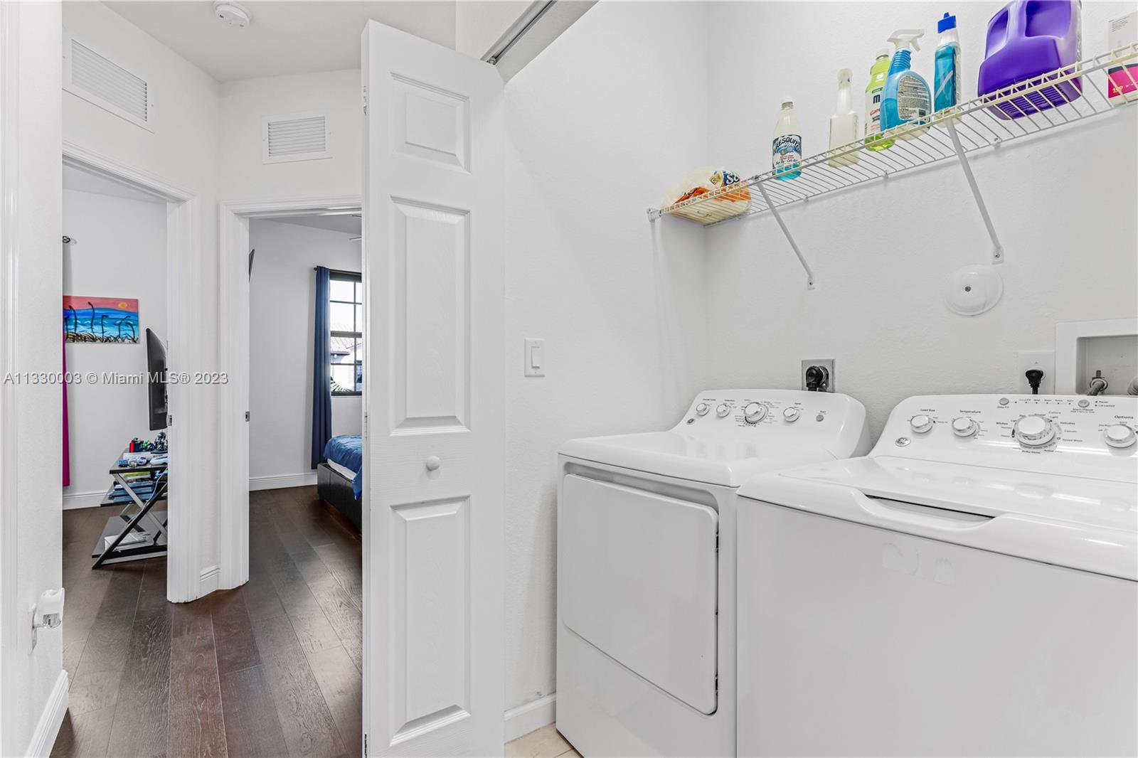 BAYWINDS OF GALAPAGOS FIR - Residential