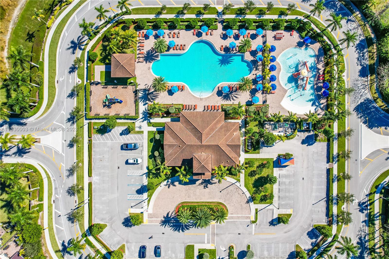 BAYWINDS OF GALAPAGOS FIR - Residential