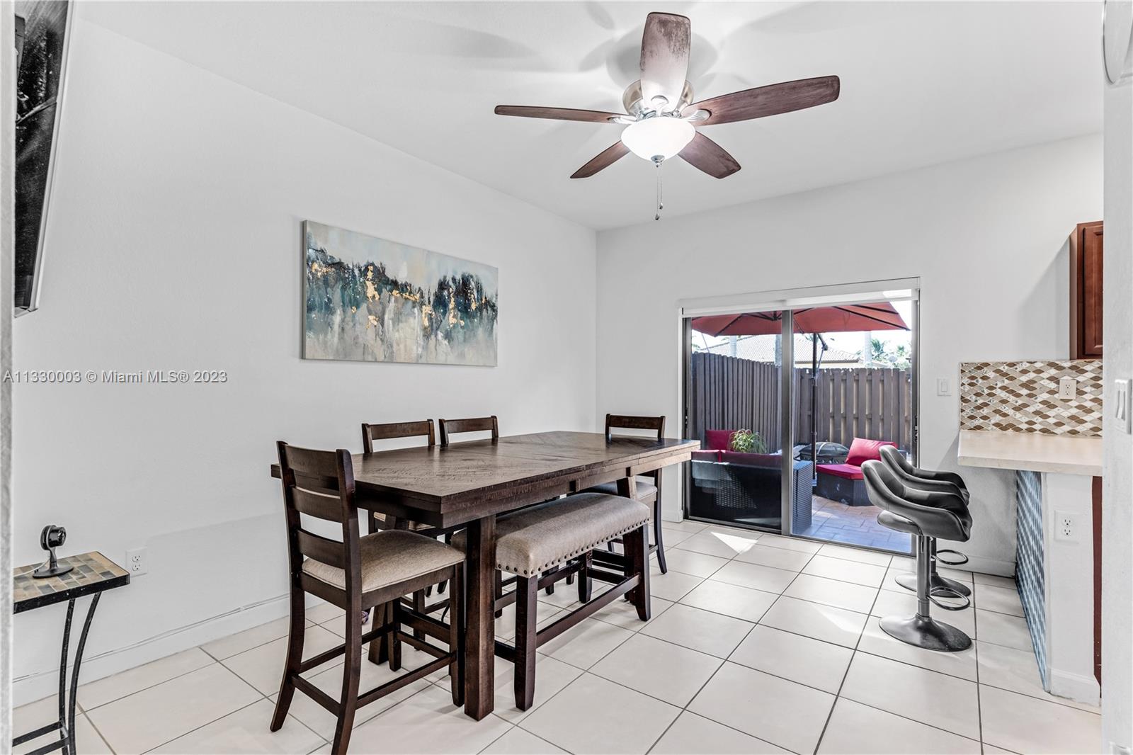 BAYWINDS OF GALAPAGOS FIR - Residential