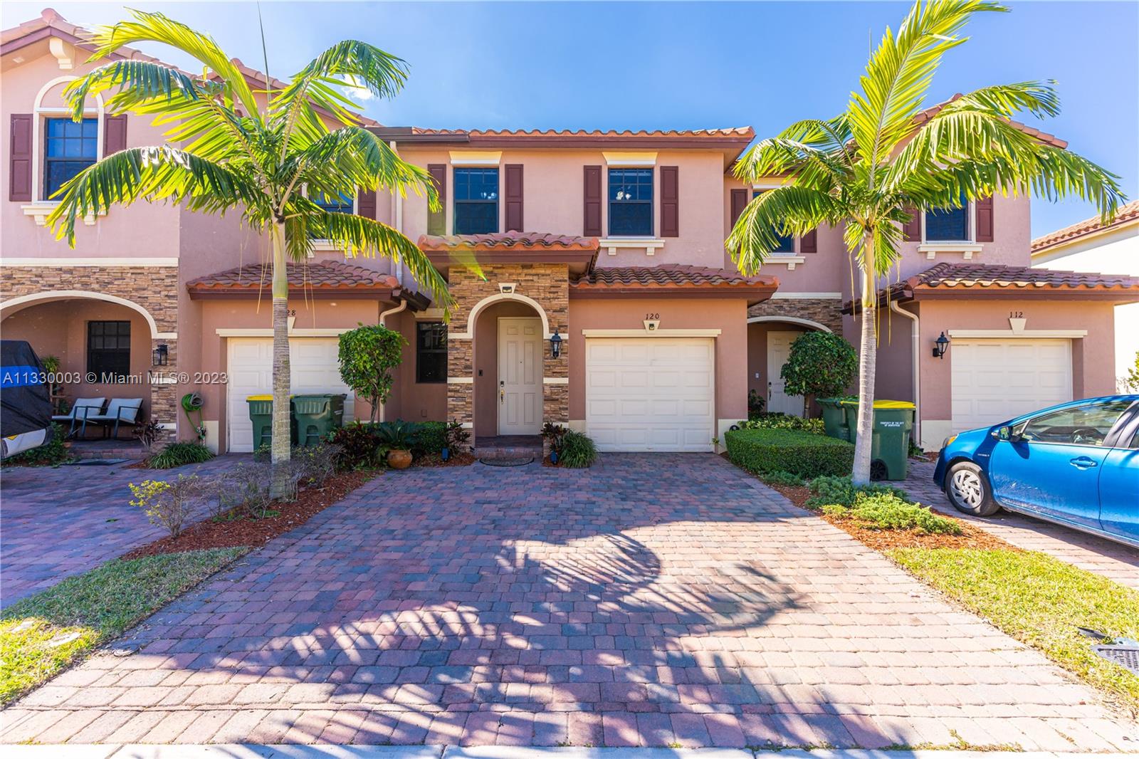 BAYWINDS OF GALAPAGOS FIR - Residential