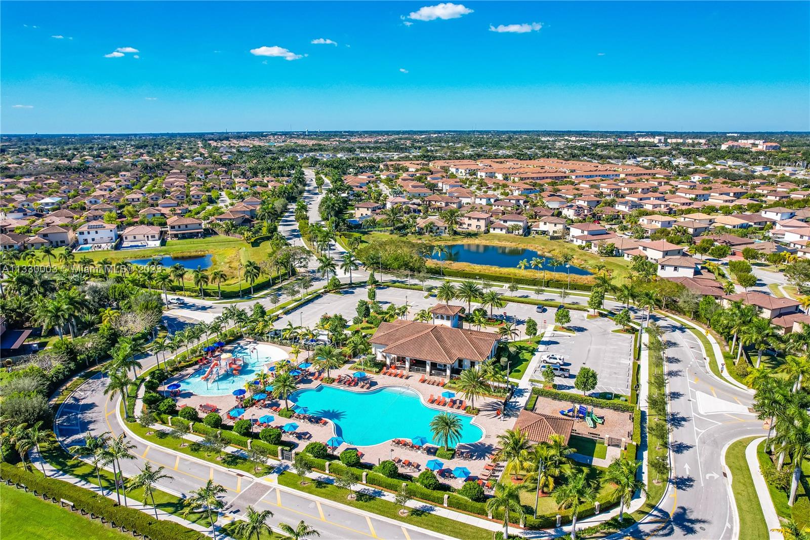 BAYWINDS OF GALAPAGOS FIR - Residential