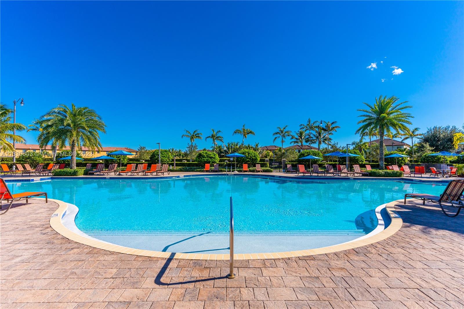 BAYWINDS OF GALAPAGOS FIR - Residential