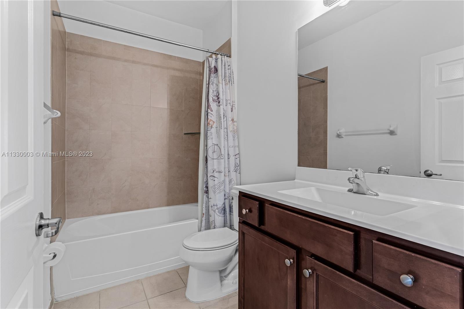 BAYWINDS OF GALAPAGOS FIR - Residential