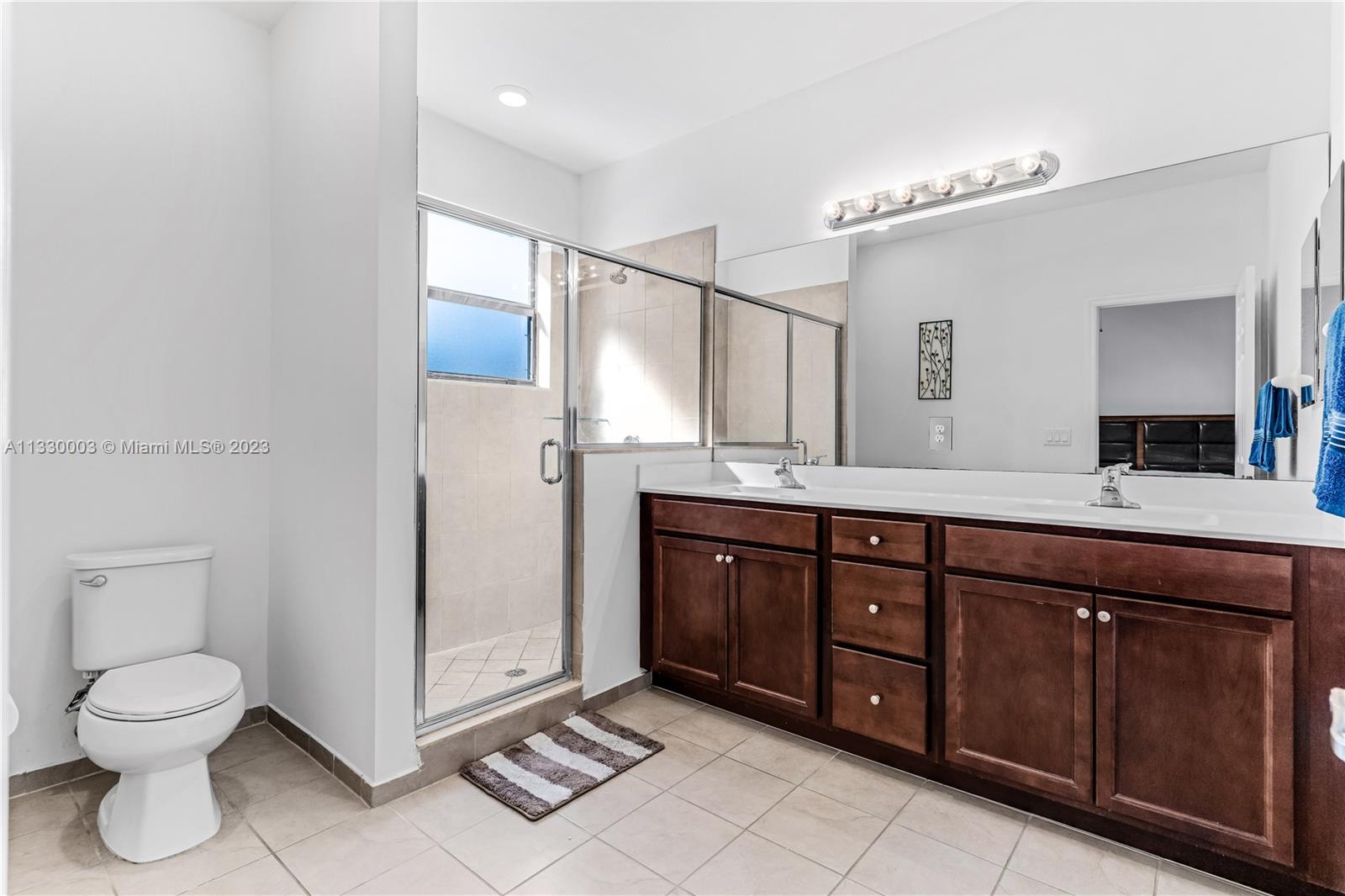 BAYWINDS OF GALAPAGOS FIR - Residential