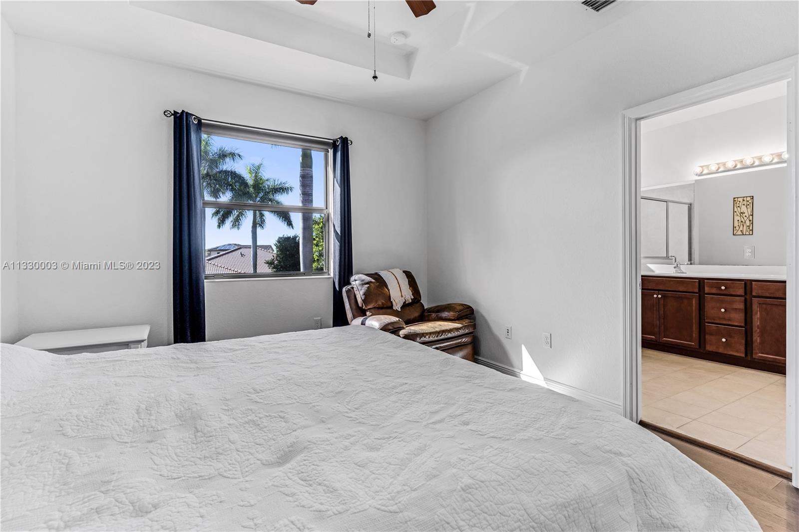 BAYWINDS OF GALAPAGOS FIR - Residential