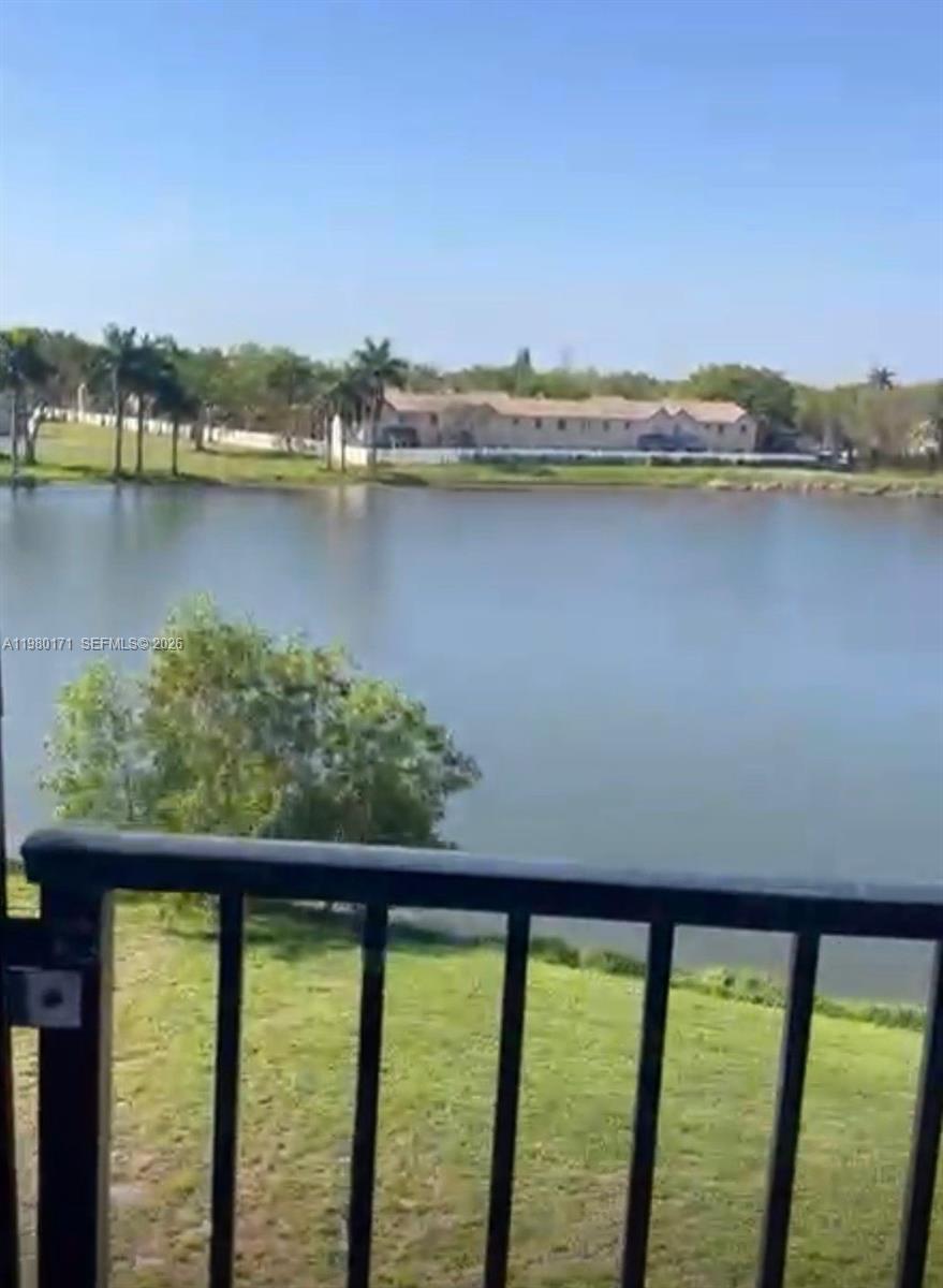 LAKESHORE AT UNIVERSITY P - Residential Lease