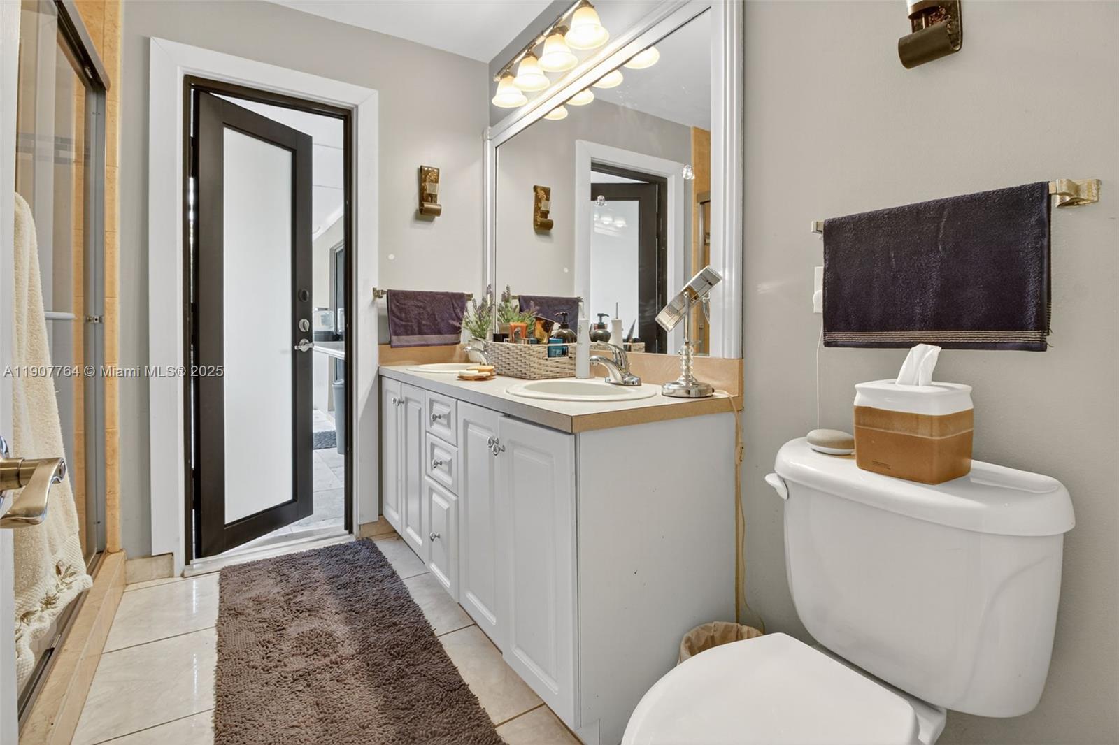 MIAMI LAKES-LAKE GLENN EL - Residential