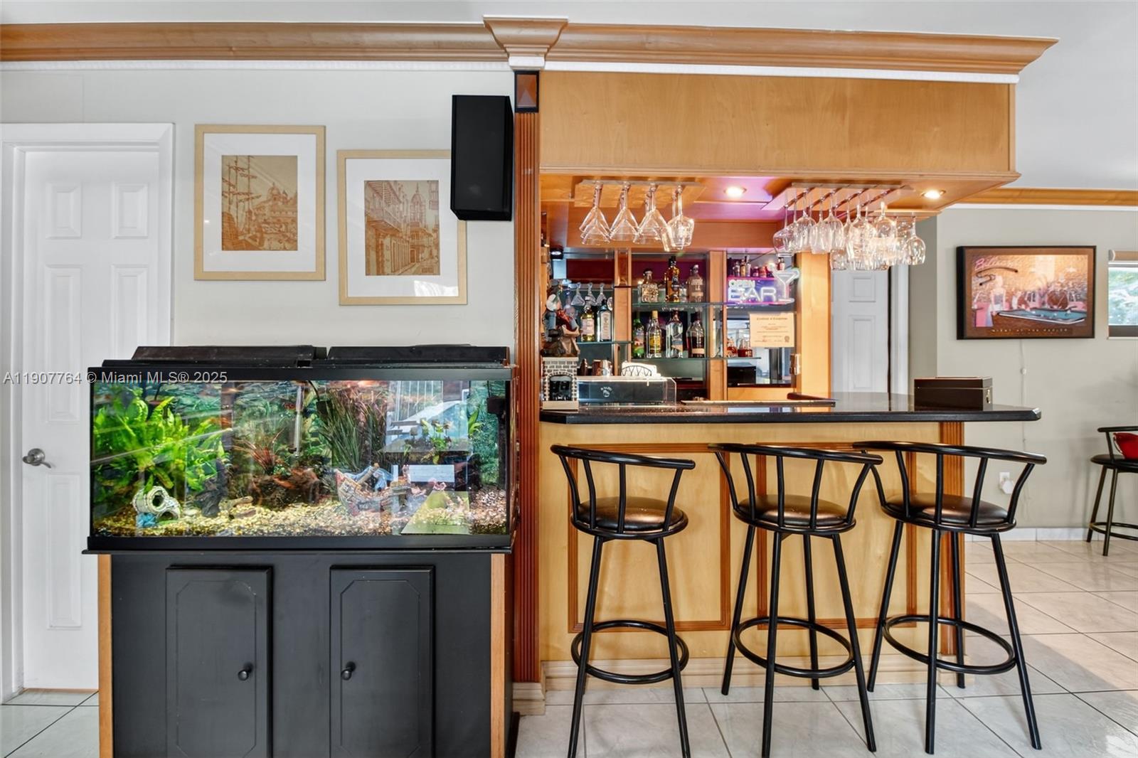 MIAMI LAKES-LAKE GLENN EL - Residential