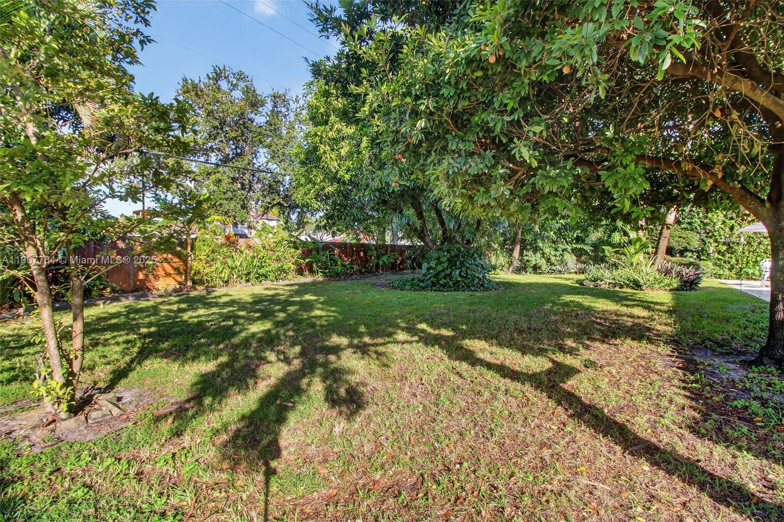 MIAMI LAKES-LAKE GLENN EL - Residential