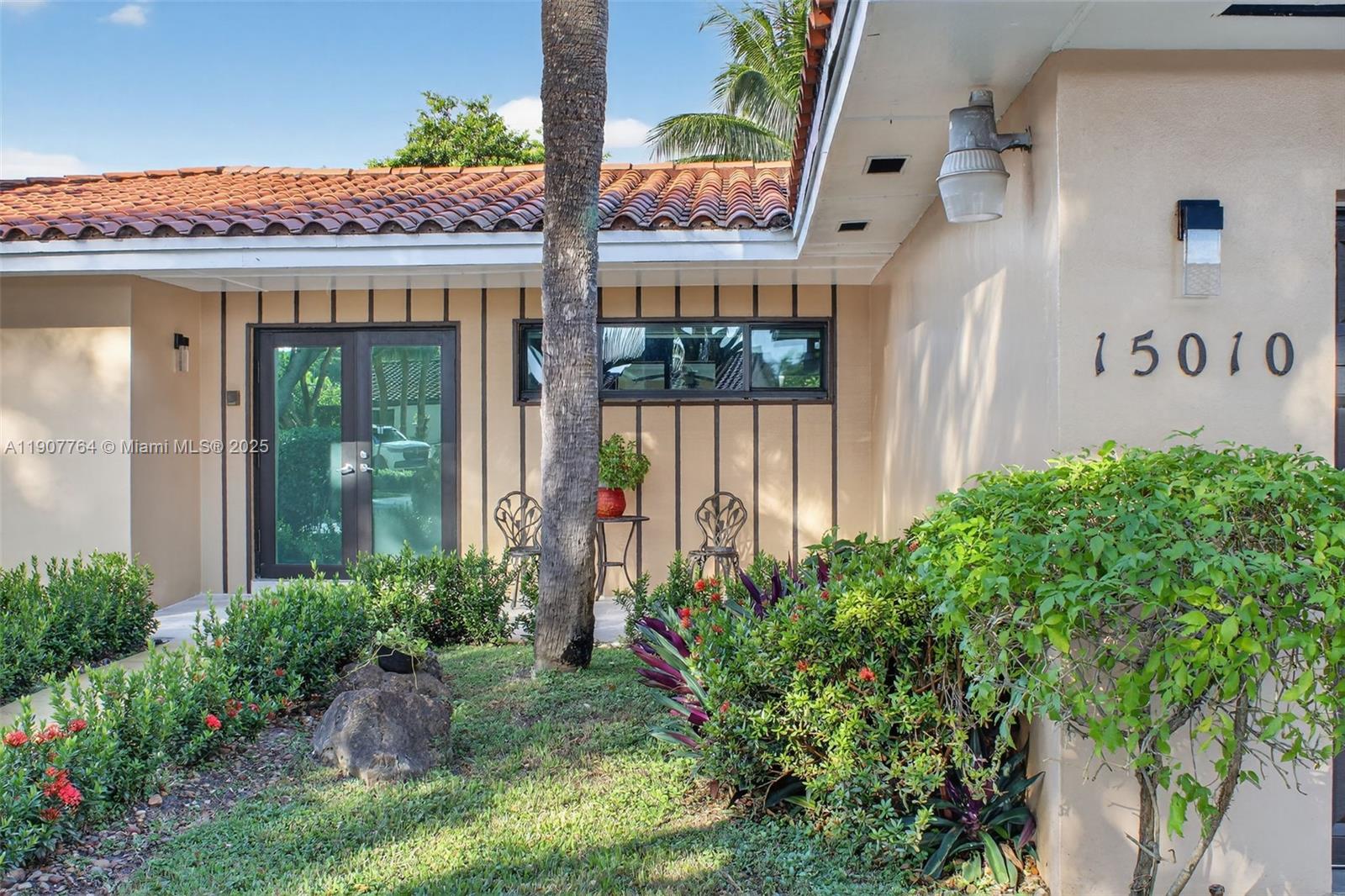 MIAMI LAKES-LAKE GLENN EL - Residential