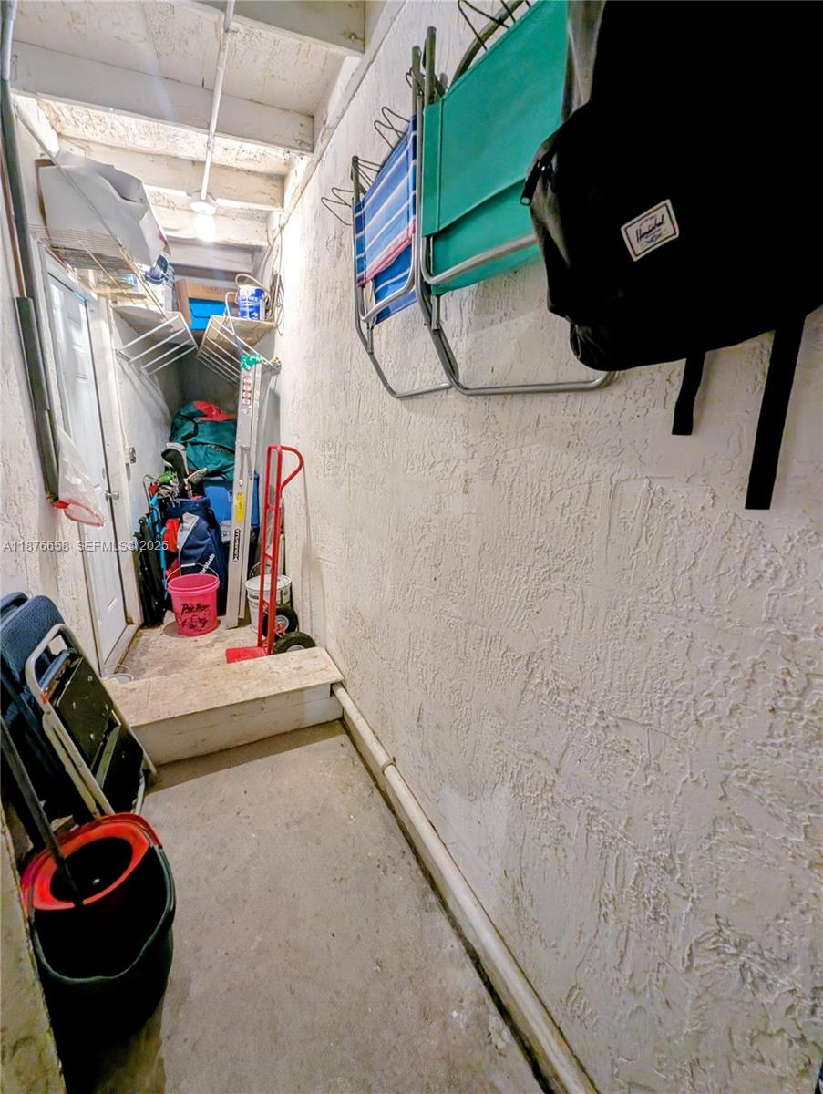 WIMBLEDON VILLAS OF VIA V - Residential