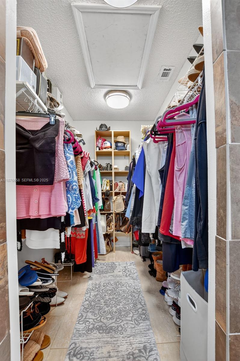 WIMBLEDON VILLAS OF VIA V - Residential