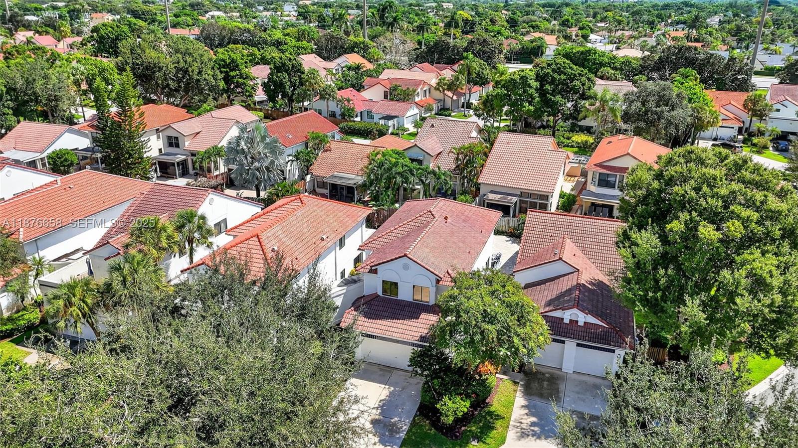 WIMBLEDON VILLAS OF VIA V - Residential