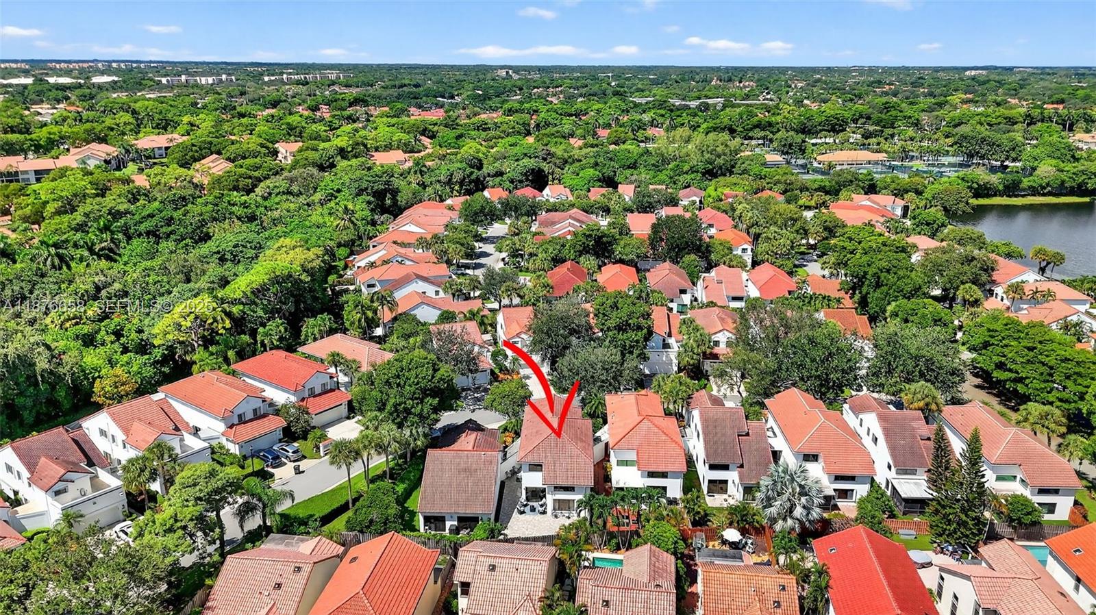 WIMBLEDON VILLAS OF VIA V - Residential