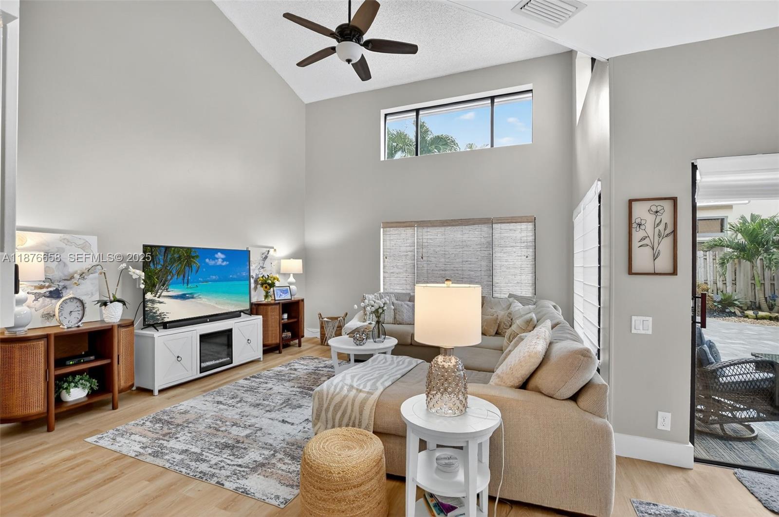 WIMBLEDON VILLAS OF VIA V - Residential