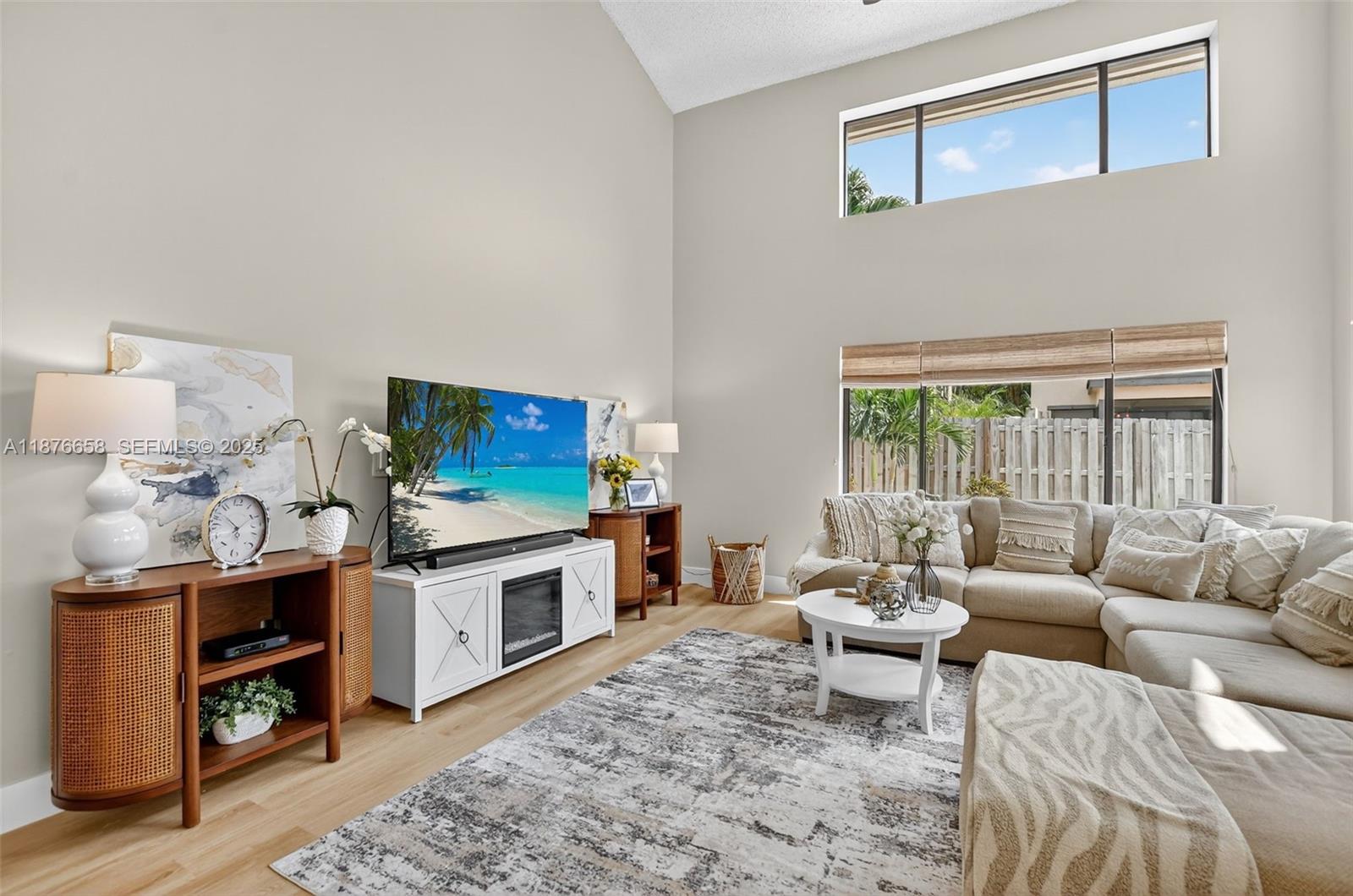 WIMBLEDON VILLAS OF VIA V - Residential