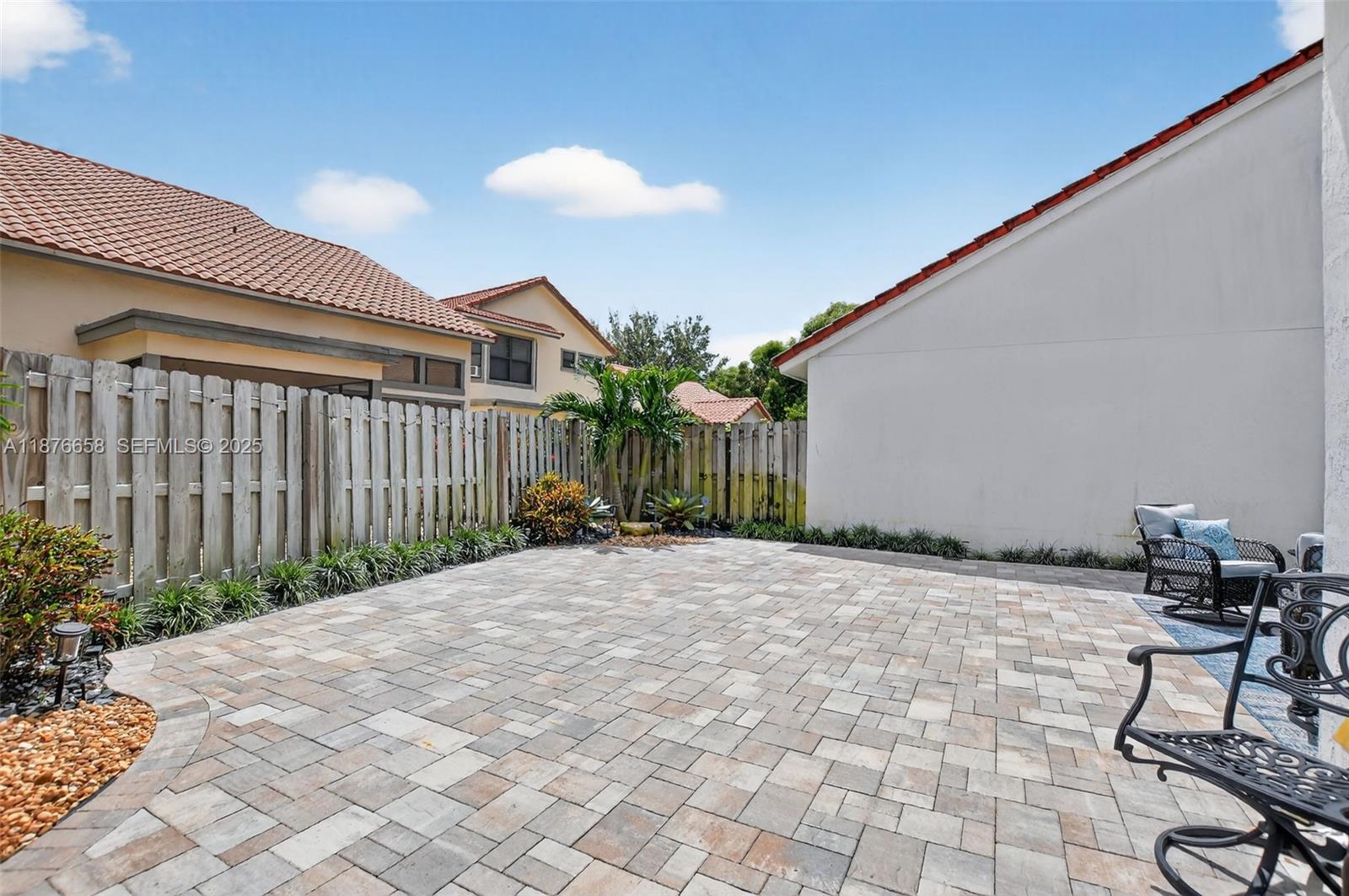 WIMBLEDON VILLAS OF VIA V - Residential