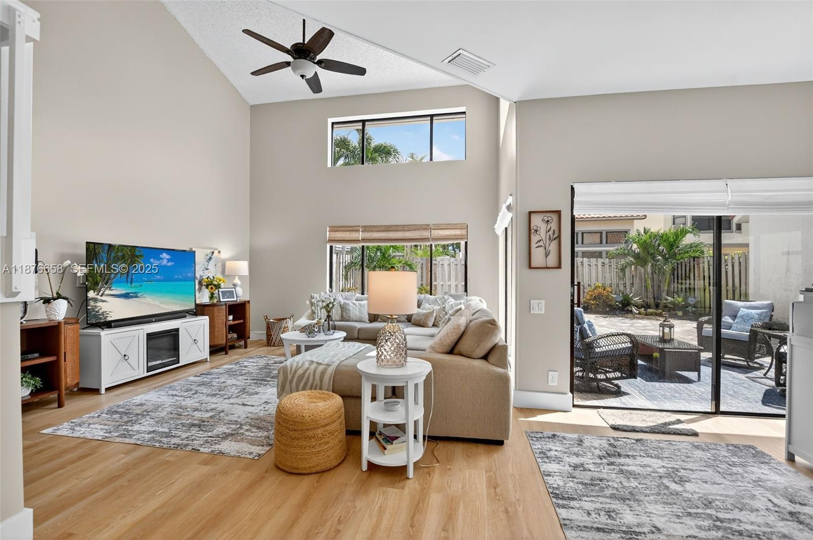 WIMBLEDON VILLAS OF VIA V - Residential