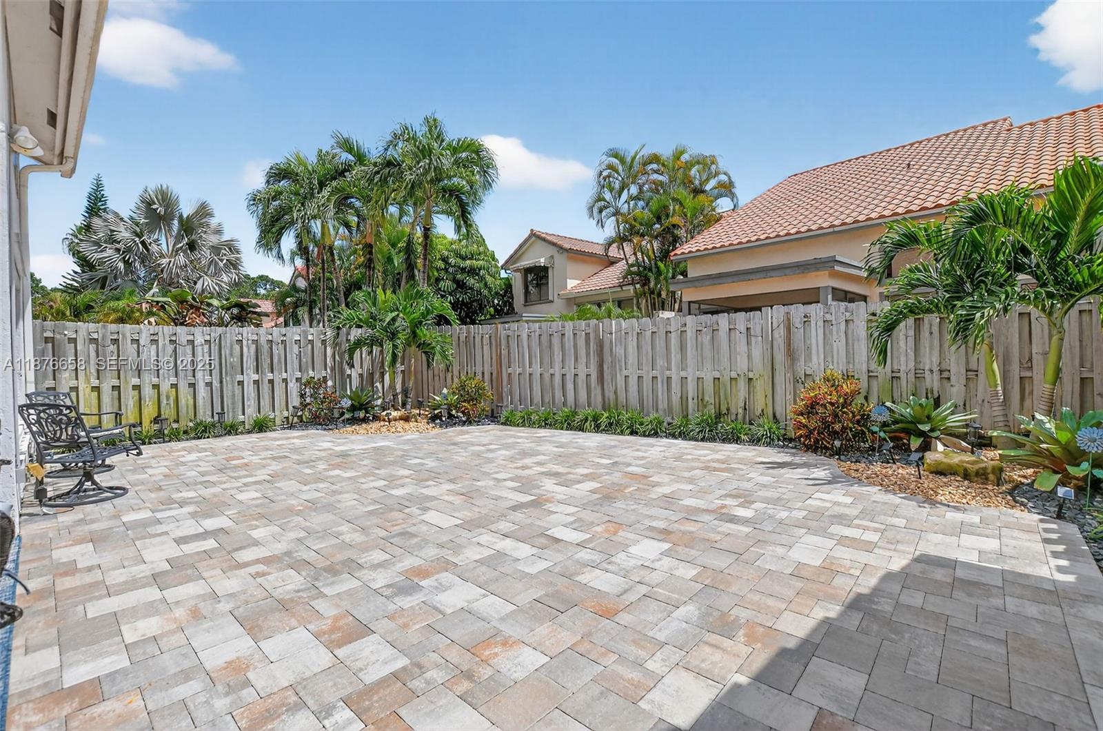 WIMBLEDON VILLAS OF VIA V - Residential