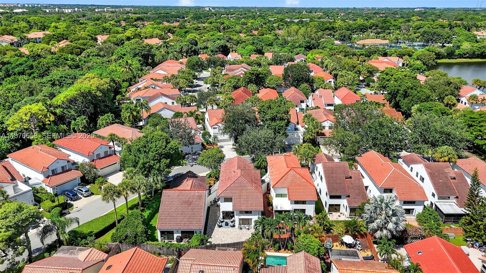 WIMBLEDON VILLAS OF VIA V - Residential