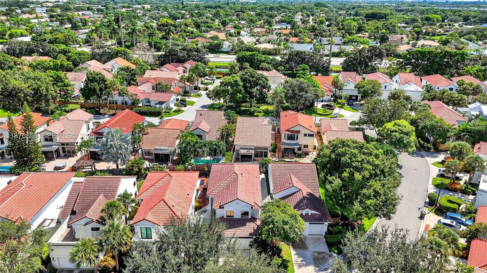 WIMBLEDON VILLAS OF VIA V - Residential