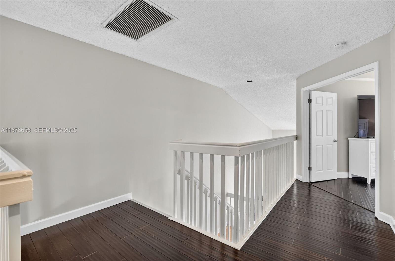 WIMBLEDON VILLAS OF VIA V - Residential