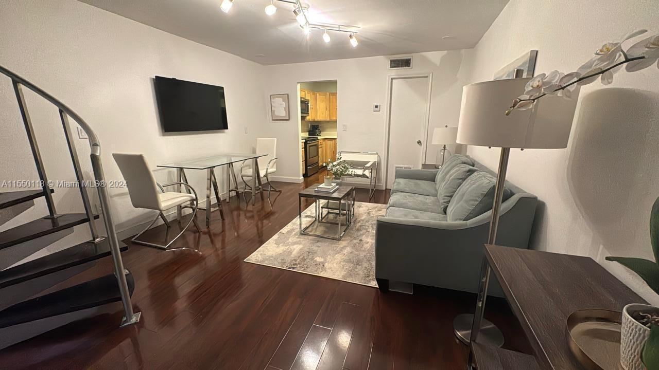 Step into luxury living in this meticulously furnished 1-bed, 1.5-bath gem at 3025 Mary St #10! Impeccable style
meets convenience in the heart of Coconut Grove. Enjoy modern comforts, a fully equipped kitchen, and a private
balcony. Perfectly situated near Miami's finest dining, entertainment, and cultural hotspots. Embrace the ultimate
urban lifestyle—schedule your viewing today!