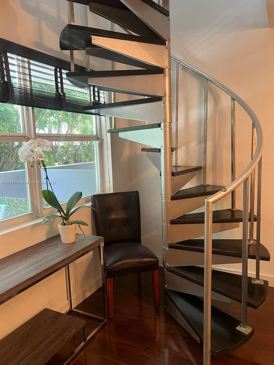 GROVE TOWNHOUSES CONDO - Residential Lease